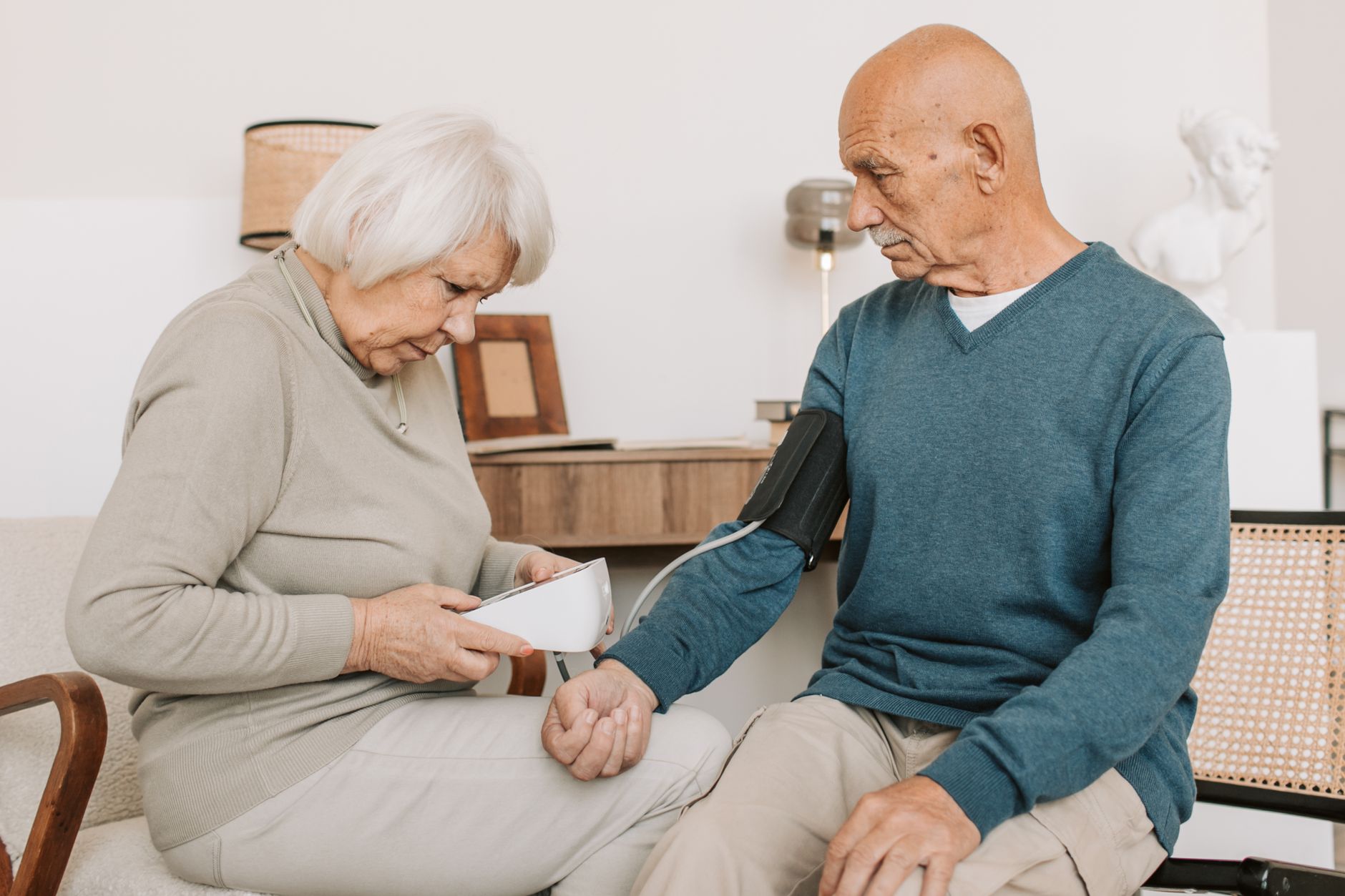 How to Organize Your Medications Safely at Home