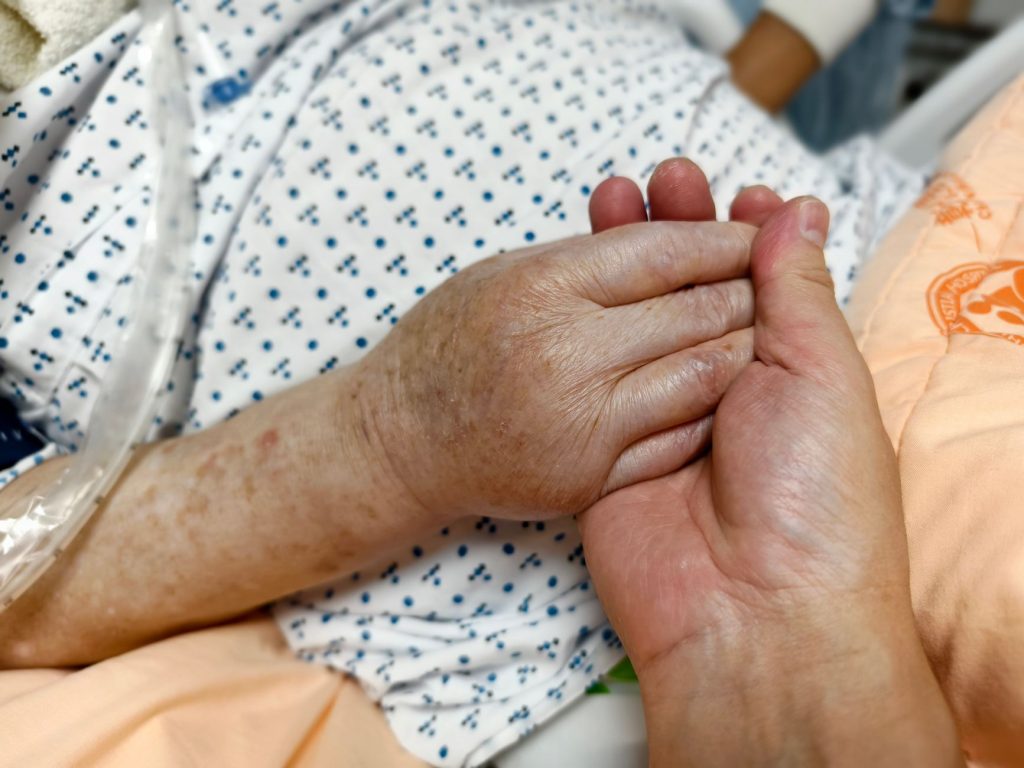At-Home Care & Recovery — Essential Equipment Every Solo Senior Should Have